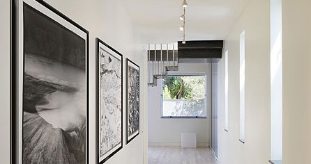 黑白装饰画走廊装饰效果图 黑白装饰画走廊装饰效果图
