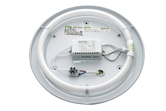 打造亮丽美家 支招吸顶灯选购安装技巧