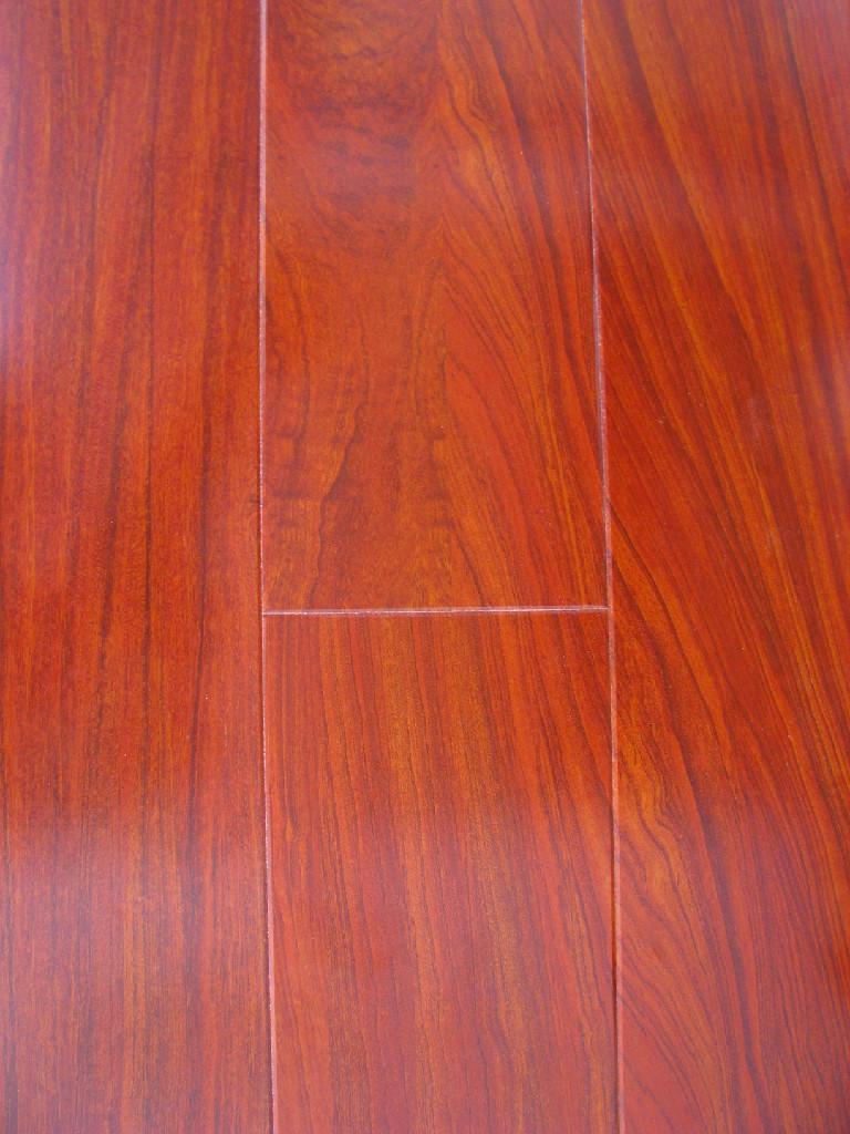 实木地板销售的猫腻及其防范方法