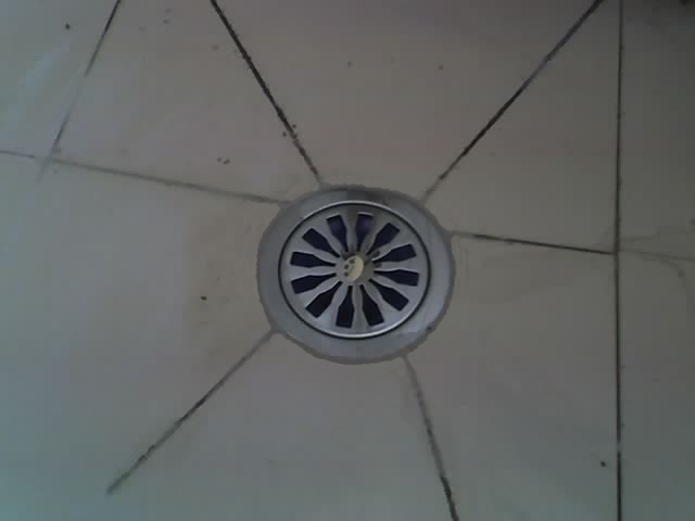 卫生间地漏防臭必看 正确选购地漏不容小觑 卫生间地漏防臭选购