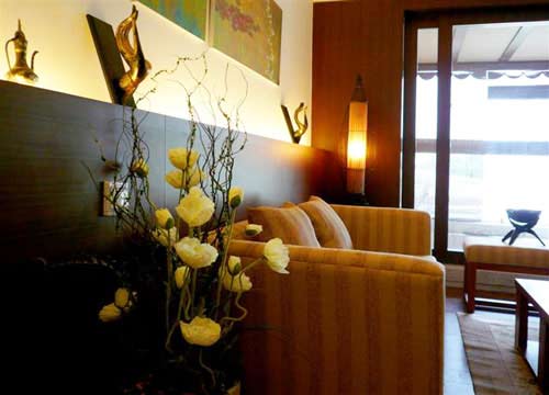 春意昂让的季节 用艺术品装点郊外浪漫的家(图)