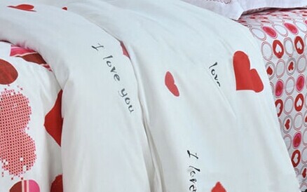 换季防凉早做准备 4款秋冬亮色床品推荐 换季防凉早做准备 4款秋冬亮色床品推荐