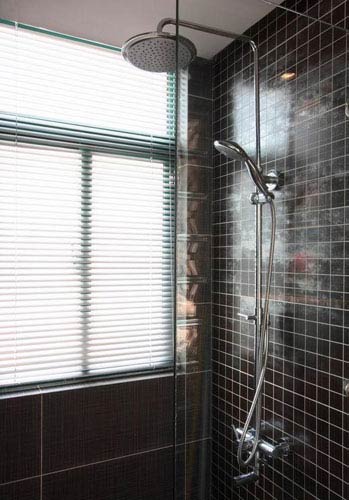 网友曝光简约的玫红色闺房 现代色彩让人倾心 网友曝光简约的玫红色闺房 现代色彩让人倾心