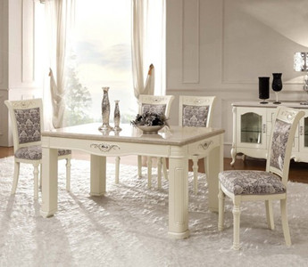 雕花大理石餐桌