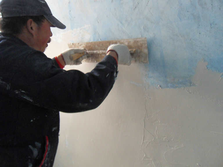 刷墙刮腻子，我该用腻子还是滑石粉?