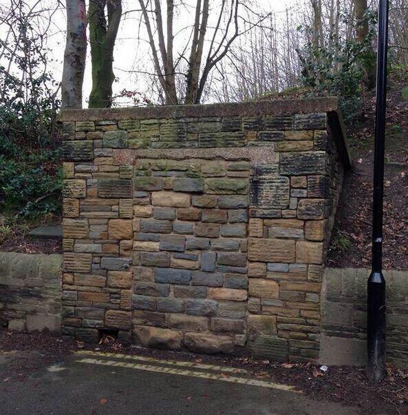 朋友家地上有个门!里面景象把我惊呆了!