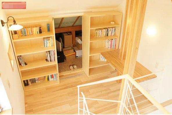 朋友家地上有个门!里面景象把我惊呆了!