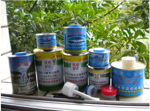 PVC胶水怎么洗掉
