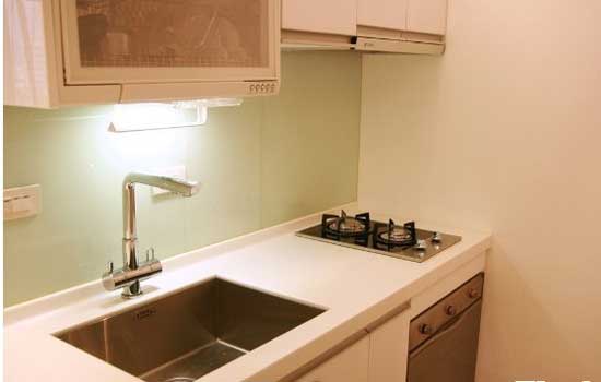 餐厅和厨房位置