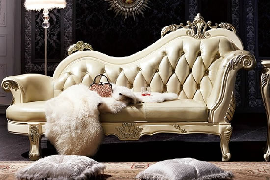 贵妃椅摆放在靠窗的位置