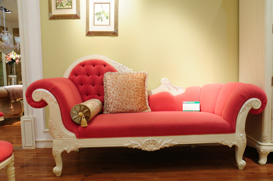 贵妃椅摆放不宜对门犯冲